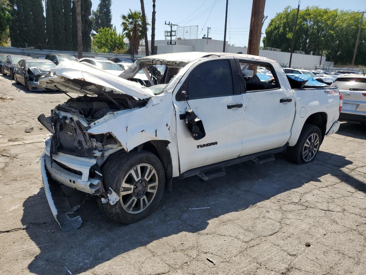 2021 Toyota Tundra Crewmax Sr5 продається в Van Nuys, CA - Rollover