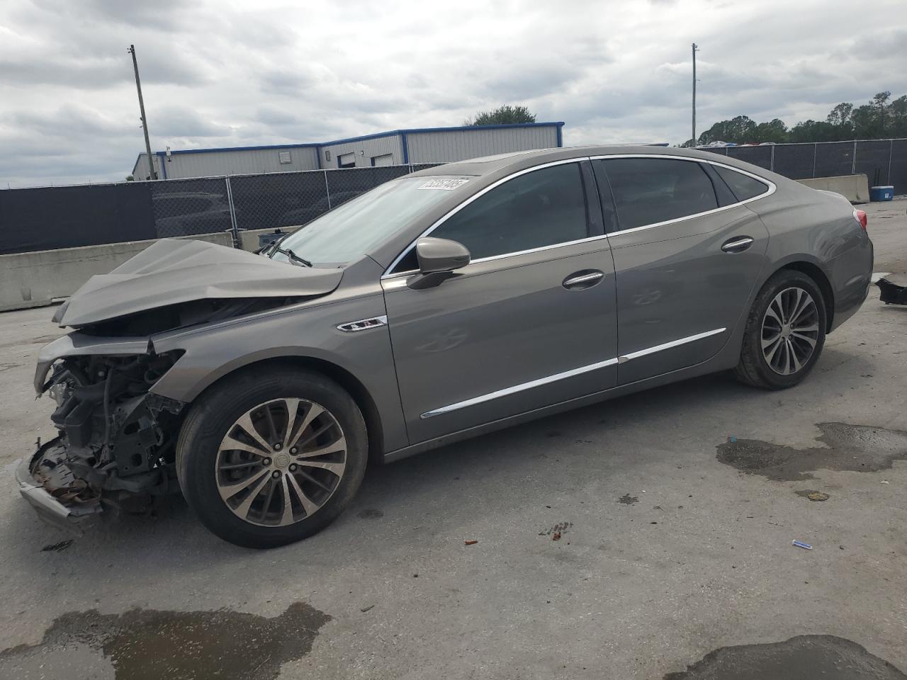 2017 Buick Lacrosse Essence იყიდება Orlando-ში, FL - Front End