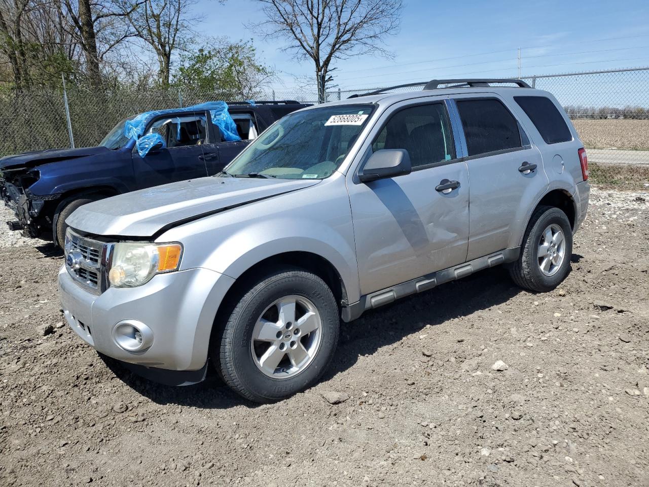 2010 Ford Escape Xls de vânzare în Cicero, IN - Minor Dent/Scratches