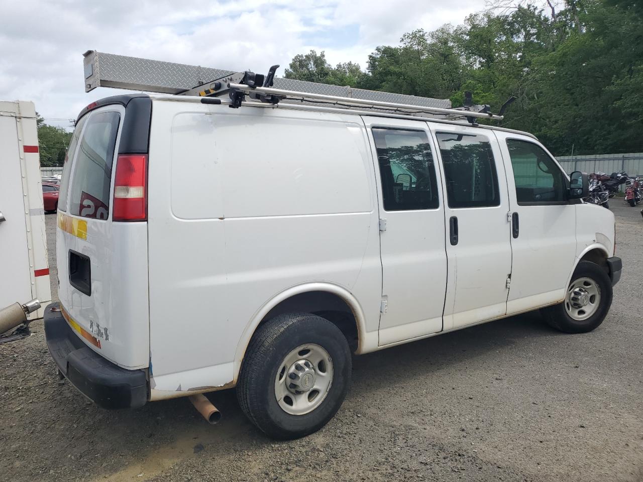 2012 Chevrolet Express - Image 3