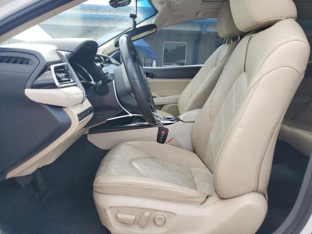  TOYOTA CAMRY 2018 White