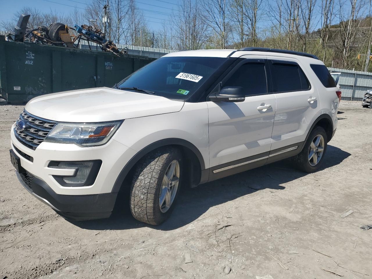 2017 Ford Explorer Xlt for Sale in Hurricane, WV - Front End