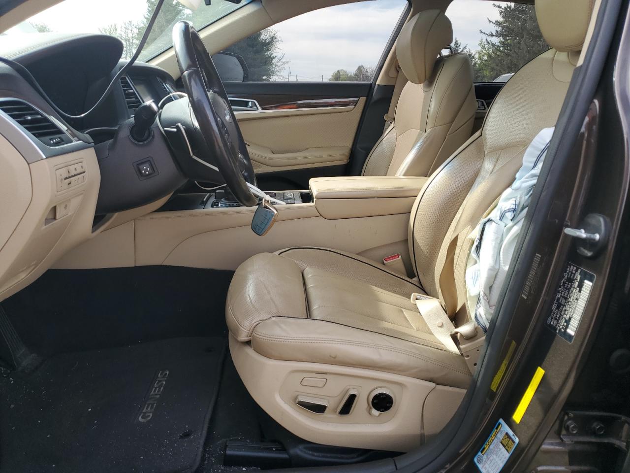2015 Hyundai Genesis 3.8L VIN: KMHGN4JE3FU089044 Lot: 54331545