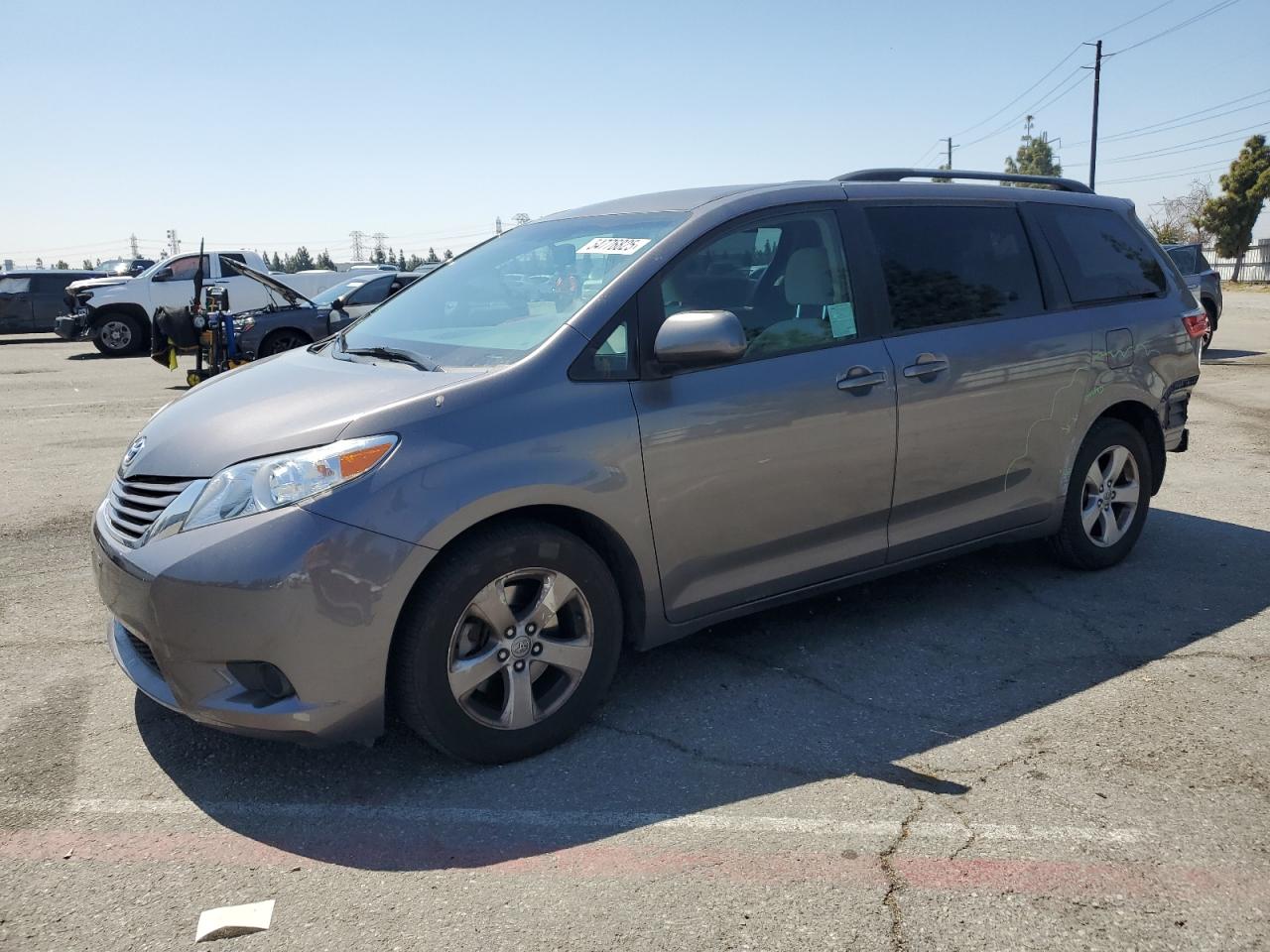 2017 Toyota Sienna Le for Sale in Rancho Cucamonga, CA - Rear End