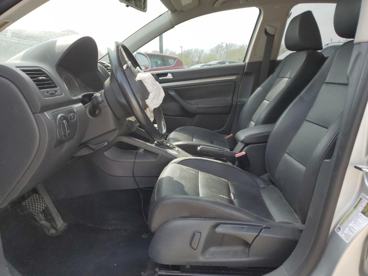 2010 Volkswagen Jetta Limited VIN: 3VWAX7AJ1AM105397 Lot: 53749085