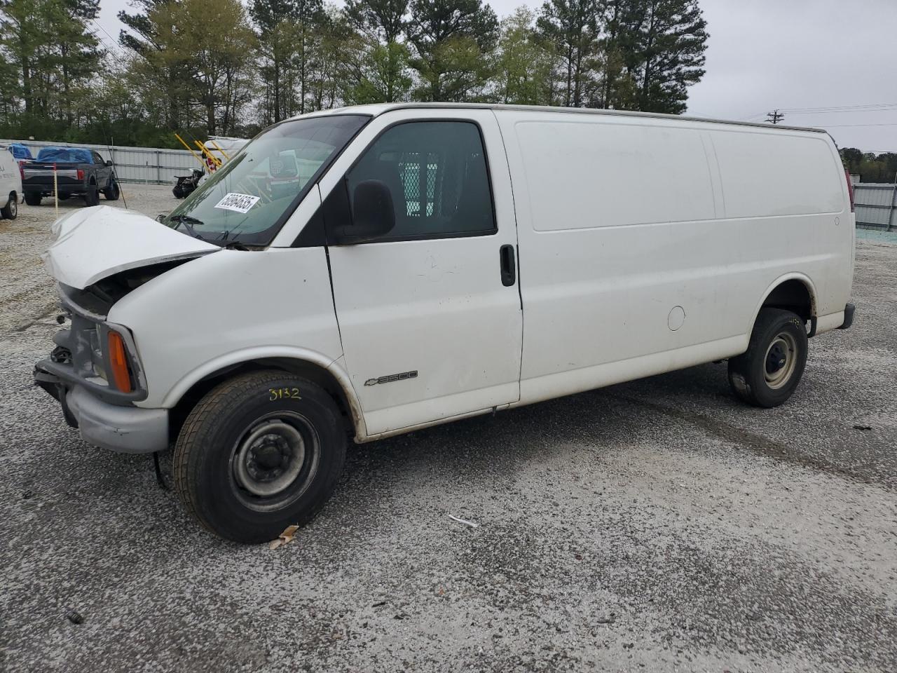 2002 Chevrolet Express G3500 for Sale in Loganville, GA - Front End