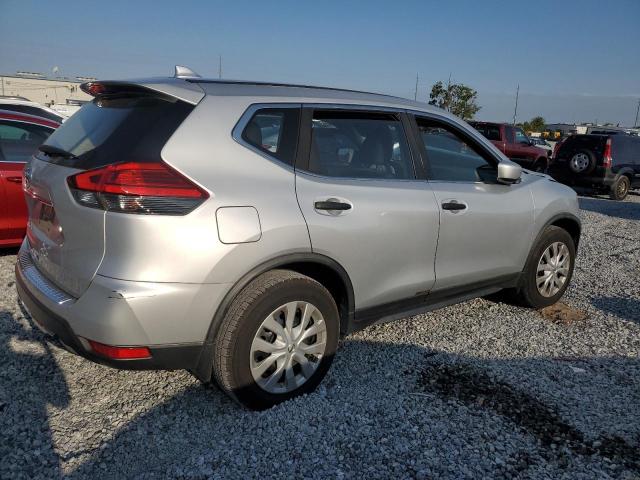  NISSAN ROGUE 2017 Srebrny
