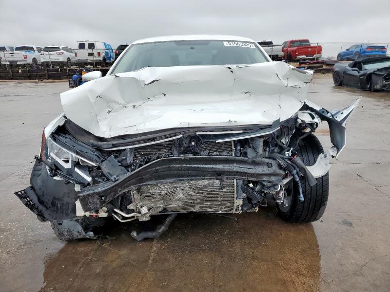  VOLKSWAGEN PASSAT 2017 White