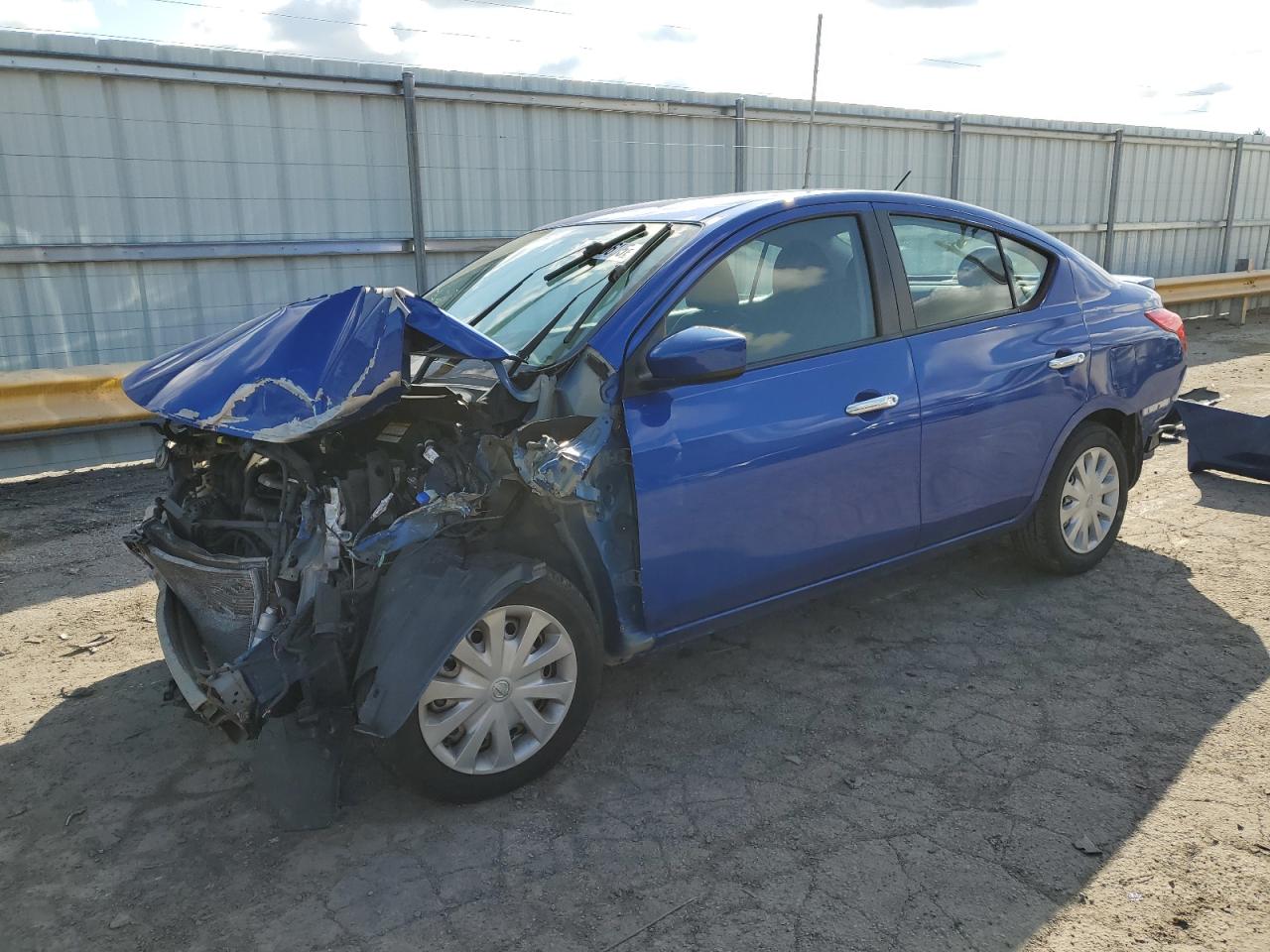 2016 Nissan Versa S за продажба в Dyer, IN - Front End