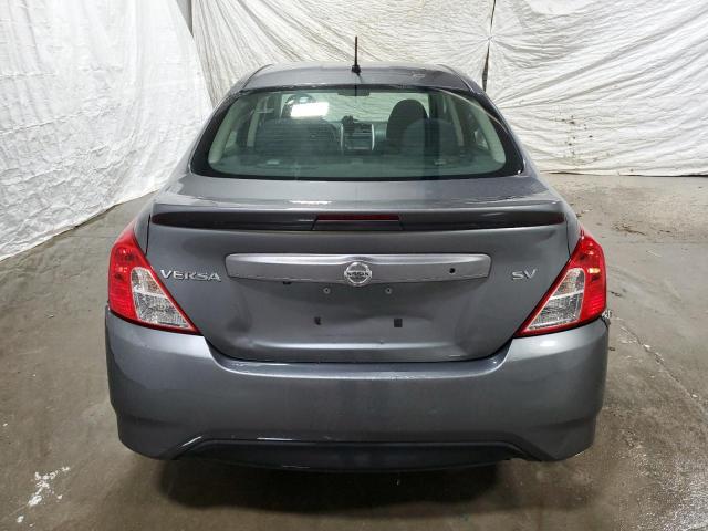  NISSAN VERSA 2019 Szary