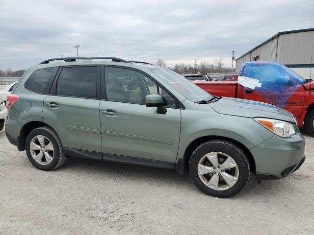  SUBARU FORESTER 2015 Зеленый