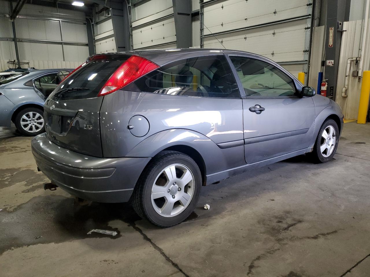 phoo 2004 FORD FOCUS | ZX3