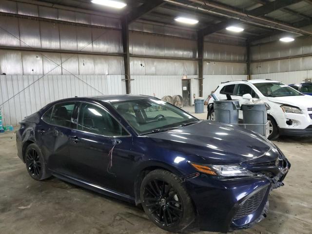  TOYOTA CAMRY 2022 Granatowy
