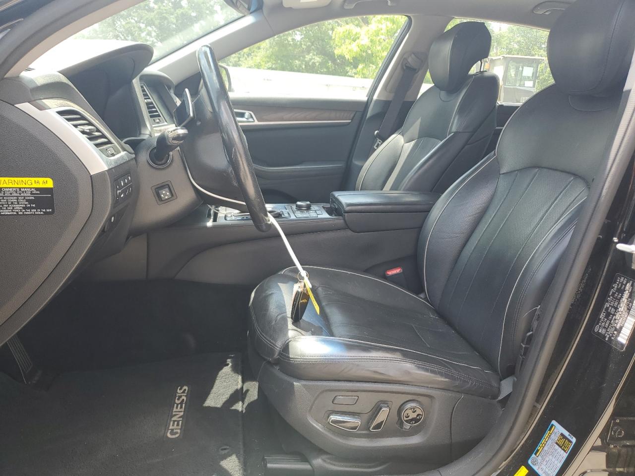 2015 Hyundai Genesis 3.8L VIN: KMHGN4JE6FU027976 Lot: 54422905