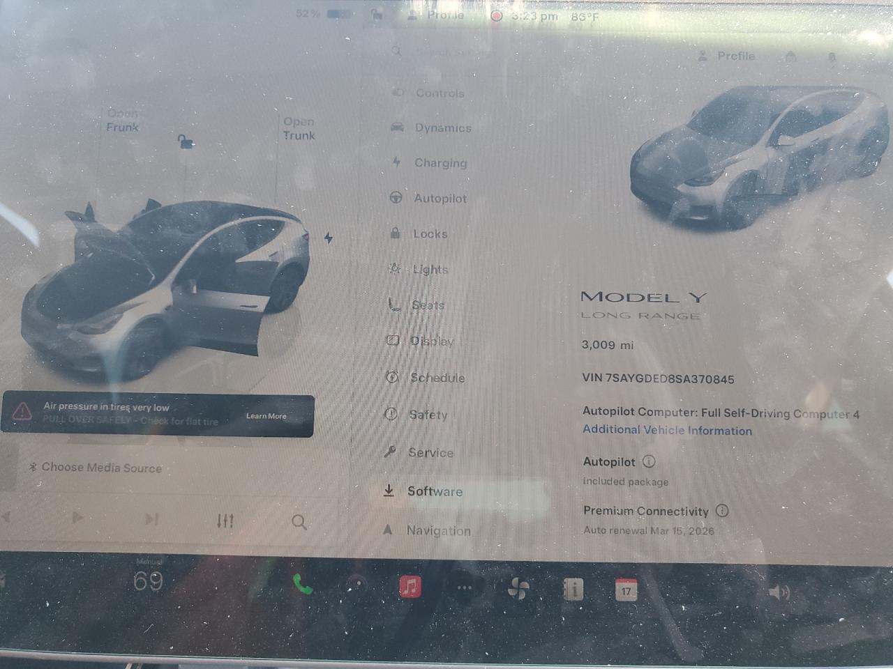 2025 Tesla Model Y VIN: 7SAYGDED8SA370845 Lot: 53617555