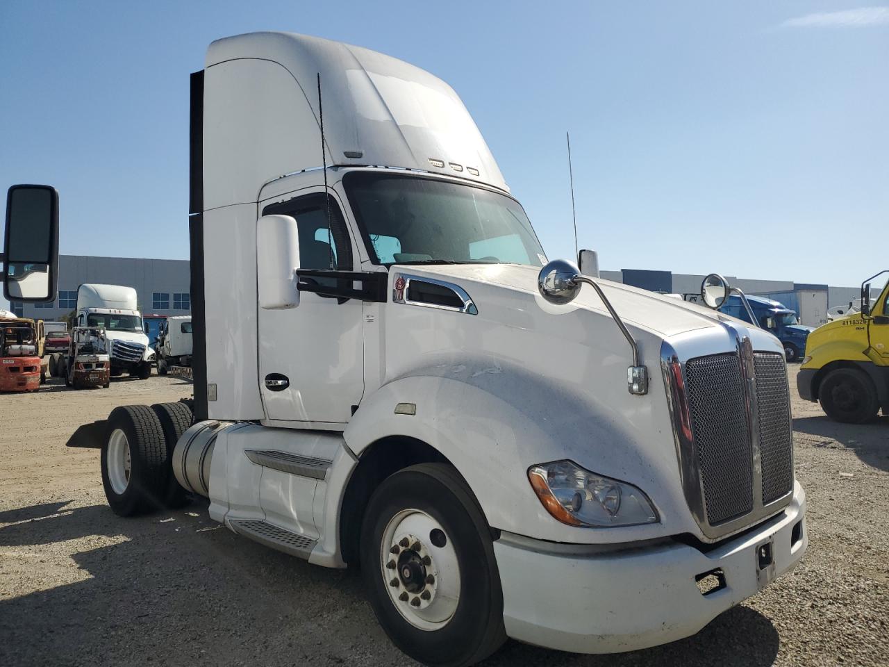 2014 Kenworth T680 Semi Truck na sprzedaż w Colton, CA - Normal Wear