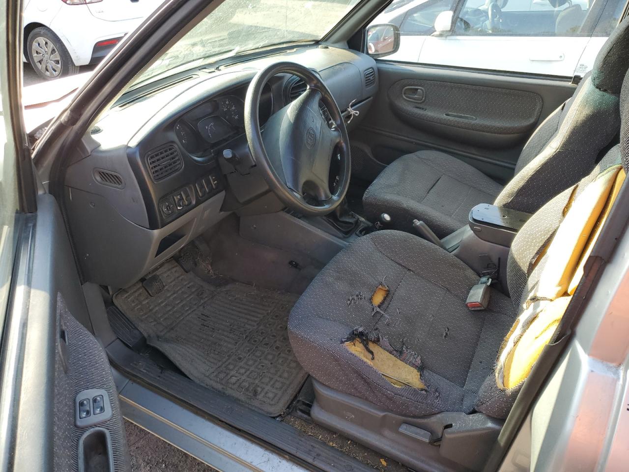 2001 Kia Sportage VIN: KNDJA623615700024 Lot: 53536685