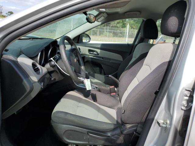 Sedans CHEVROLET CRUZE 2015 Srebrny