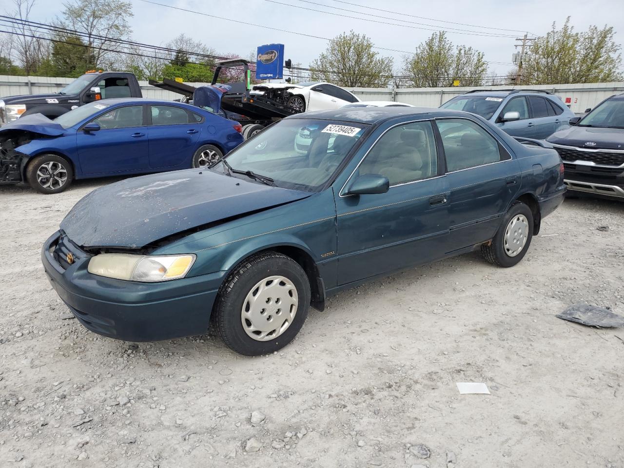 1998 Toyota Camry Ce იყიდება Walton-ში, KY - Front End