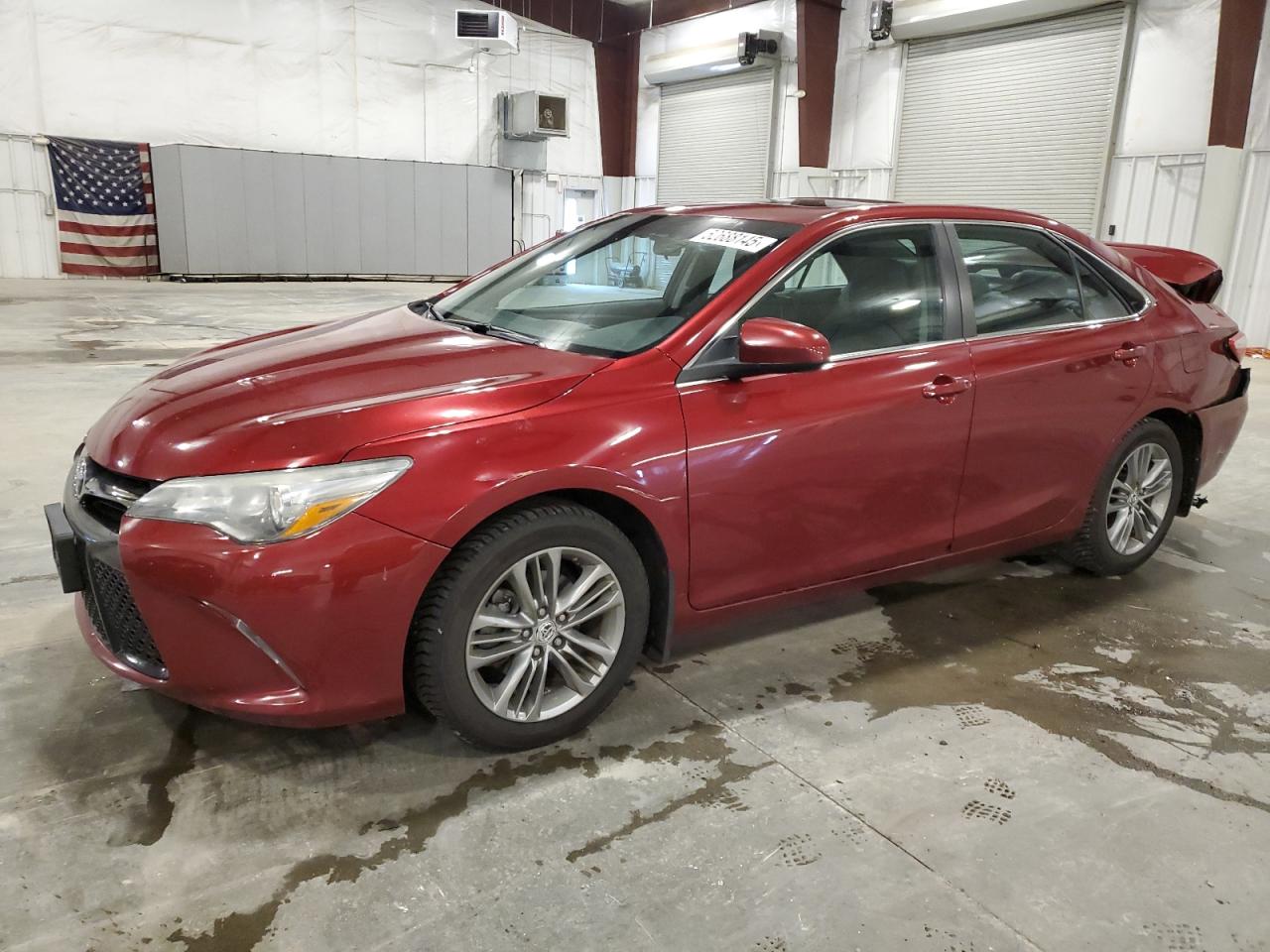 2016 Toyota Camry Le продається в Avon, MN - Rear End