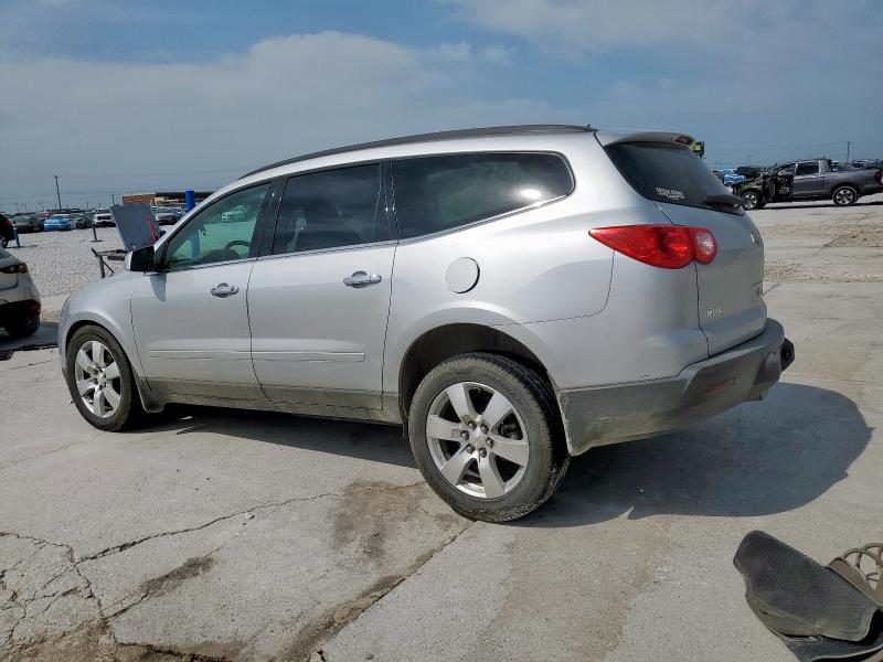  CHEVROLET TRAVERSE 2012 Srebrny