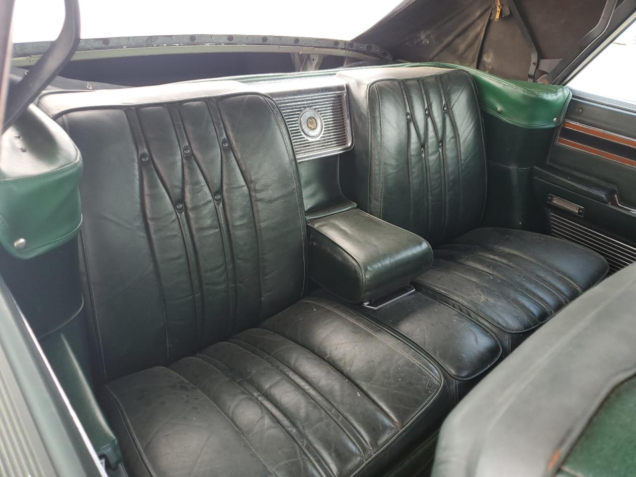 1968 Chrysler Imperial VIN: YM27K8C278818 Lot: 54795295