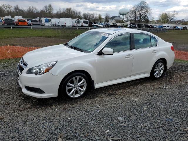  SUBARU LEGACY 2013 Biały
