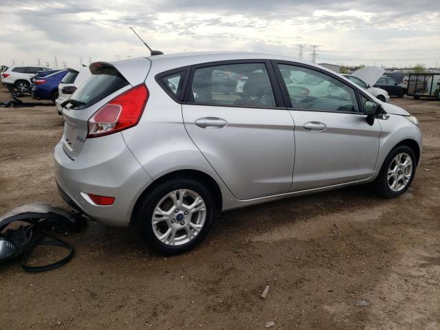  FORD FIESTA 2016 Серебристый