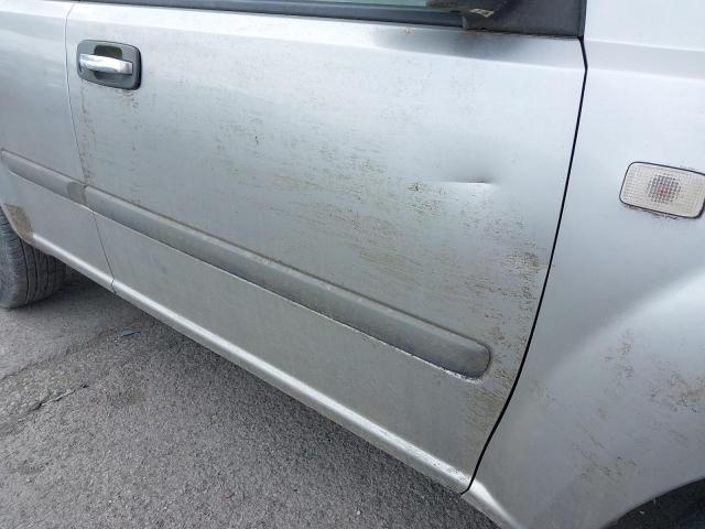 2005 NISSAN X-TRAIL SE