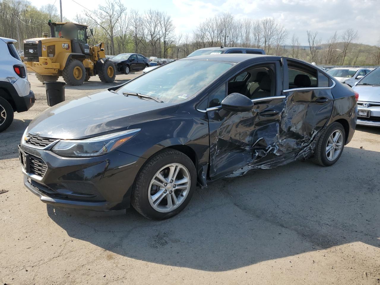 2018 Chevrolet Cruze Lt for Sale in Marlboro, NY - Side