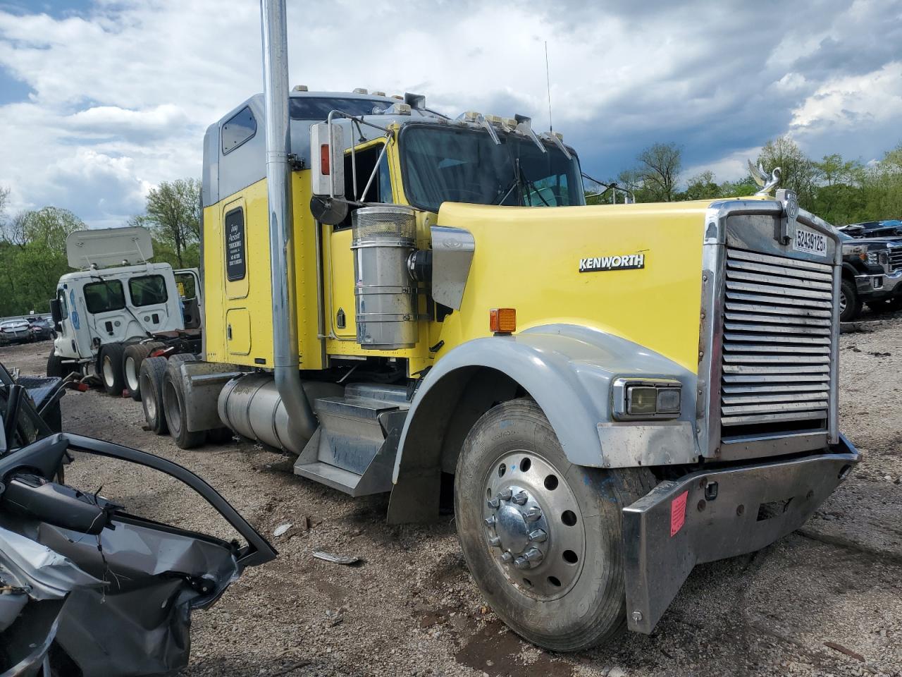 2000 Kenworth W900 Semi Truck for Sale in Hueytown, AL - Front End