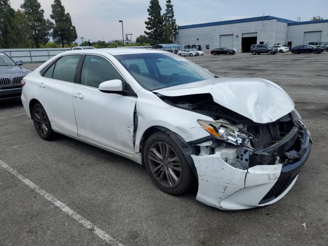  TOYOTA CAMRY 2016 Белый