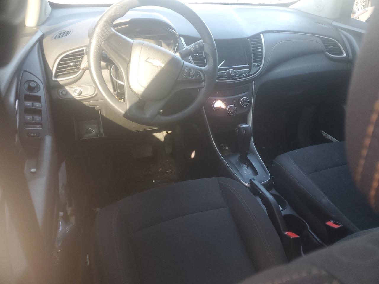 2018 Chevrolet Trax Ls VIN: 3GNCJNSB6JL163480 Lot: 52280975