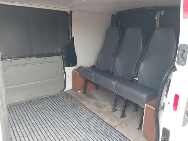 2005 VAUXHALL VIVARO 290