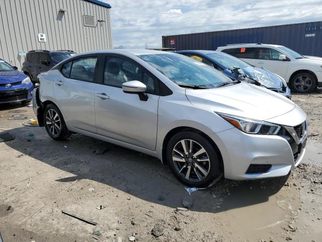  NISSAN VERSA 2020 Серебристый