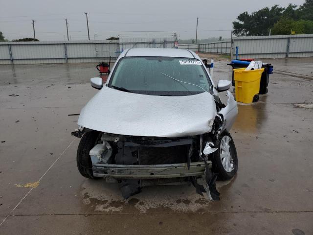  NISSAN VERSA 2015 Srebrny