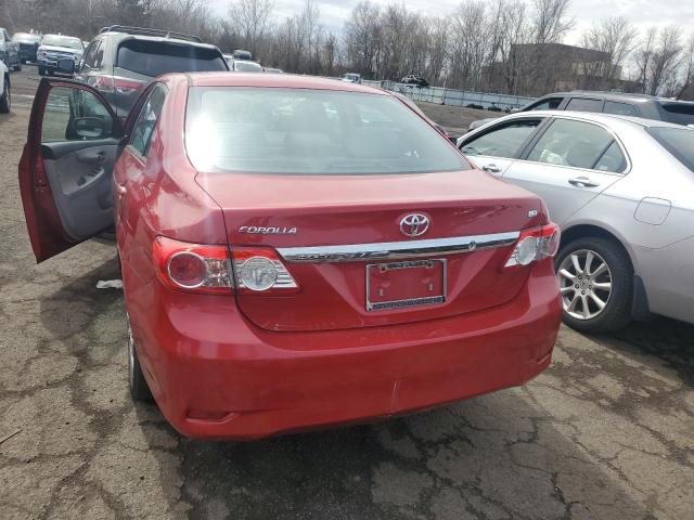  TOYOTA COROLLA 2013 Czerwony