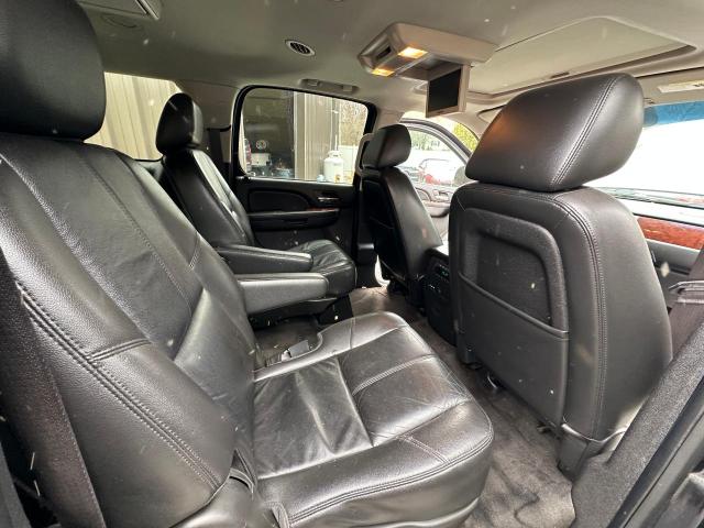 Parquets CHEVROLET SUBURBAN 2013 Black