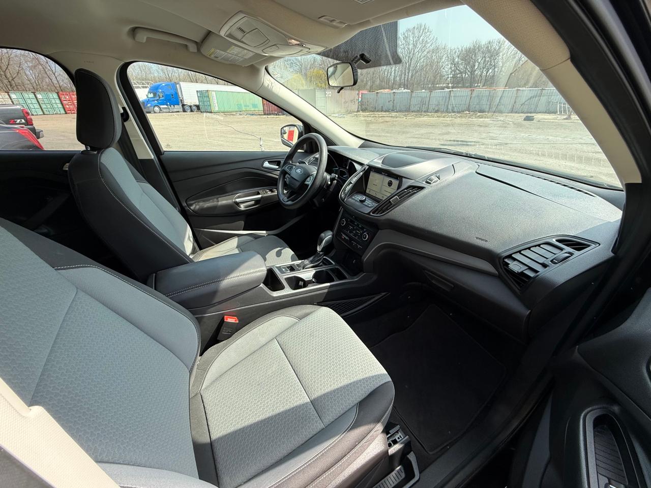 VIN: 1FMCU0GD1KUA15835 2019 FORD ESCAPE