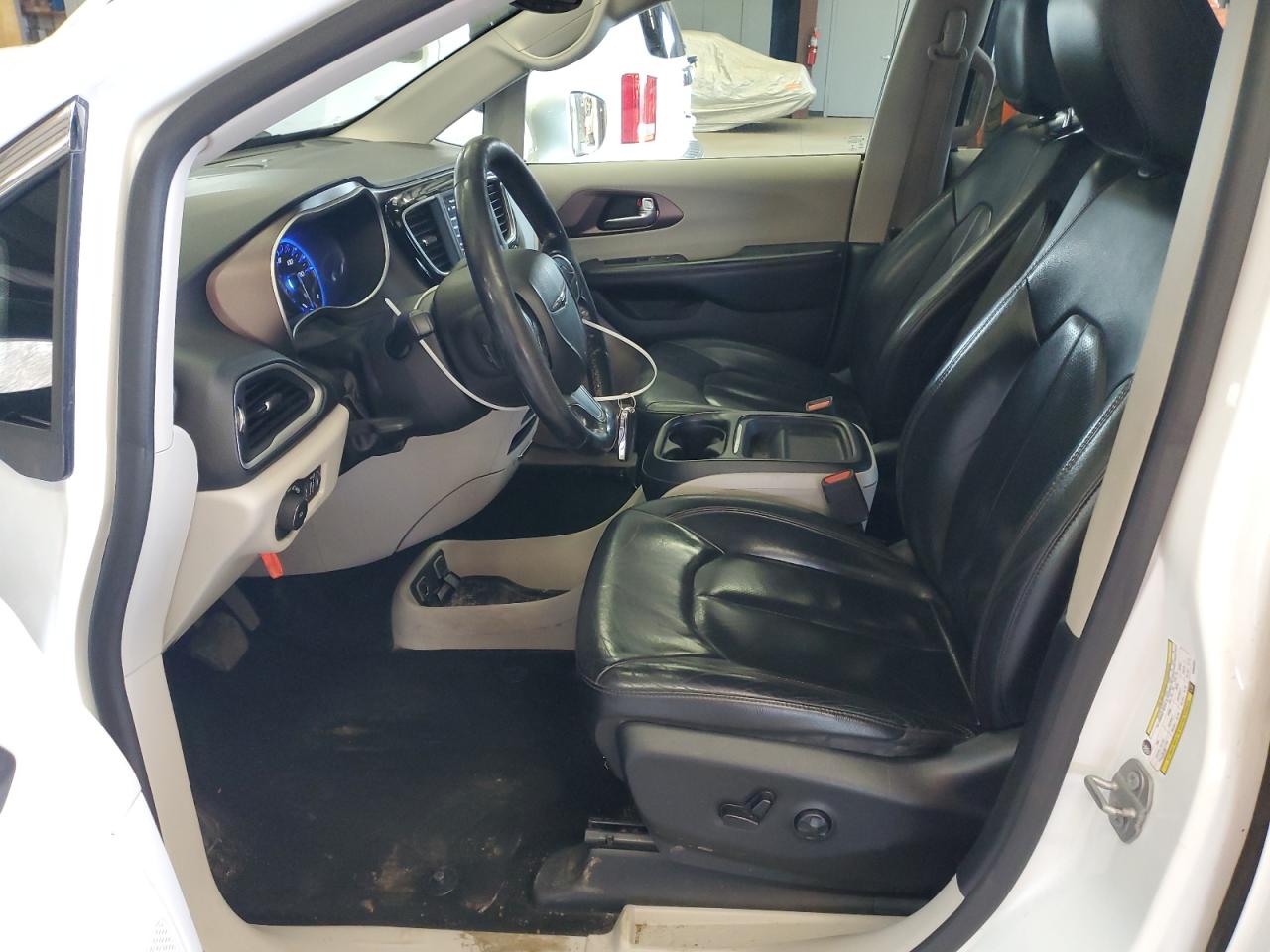 2019 Chrysler Pacifica Touring L VIN: 2C4RC1BGXKR666001 Lot: 54199865