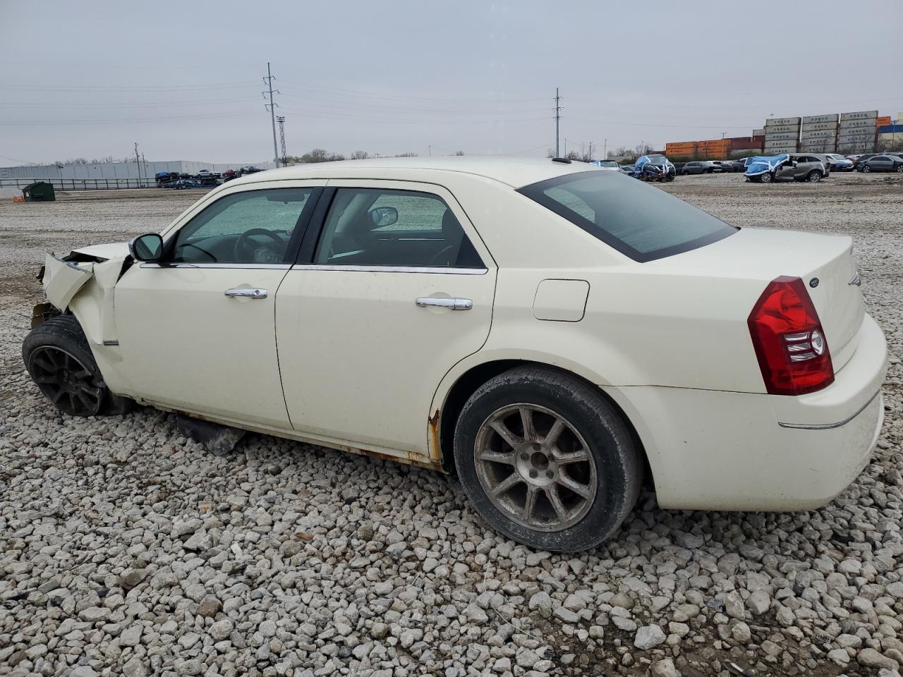 2010 Chrysler 300 - Image 2