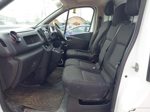 2015 VAUXHALL VIVARO 270