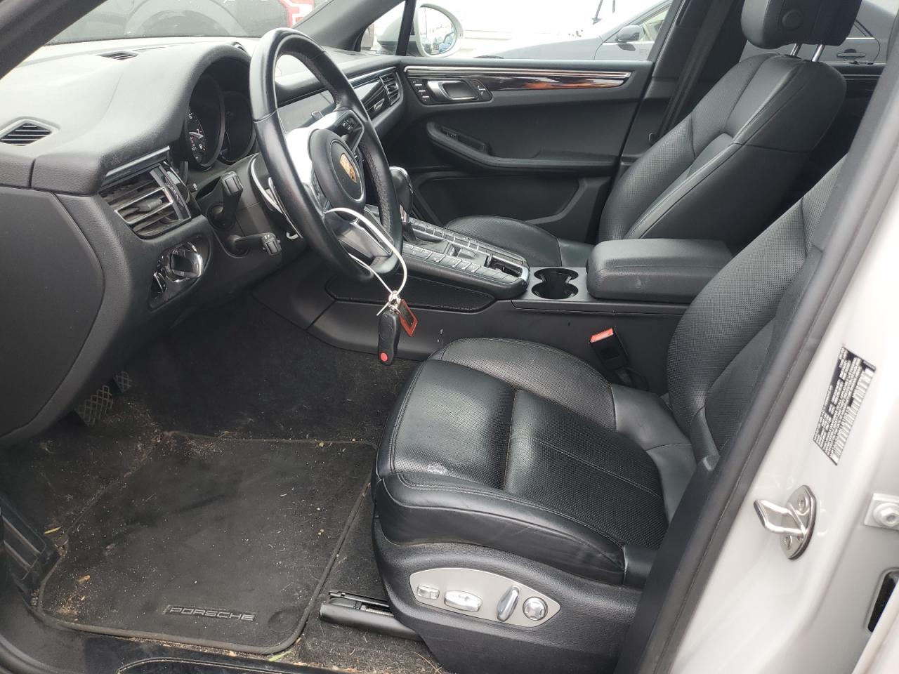 2020 Porsche Macan VIN: WP1AA2A58LLB15213 Lot: 51792865