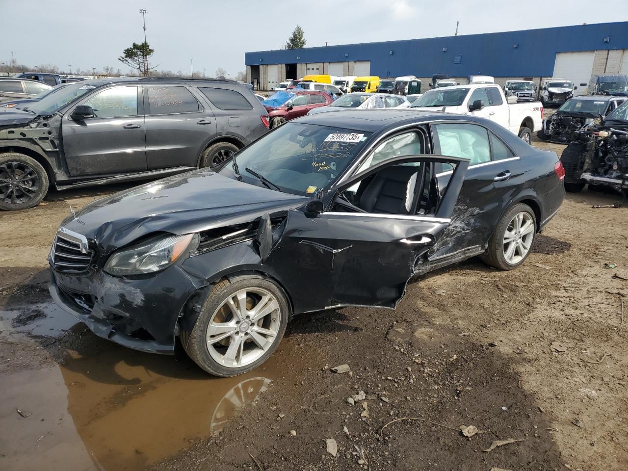 2015 Mercedes-Benz E 250 Bluetec на продаже в Woodhaven, MI - All Over