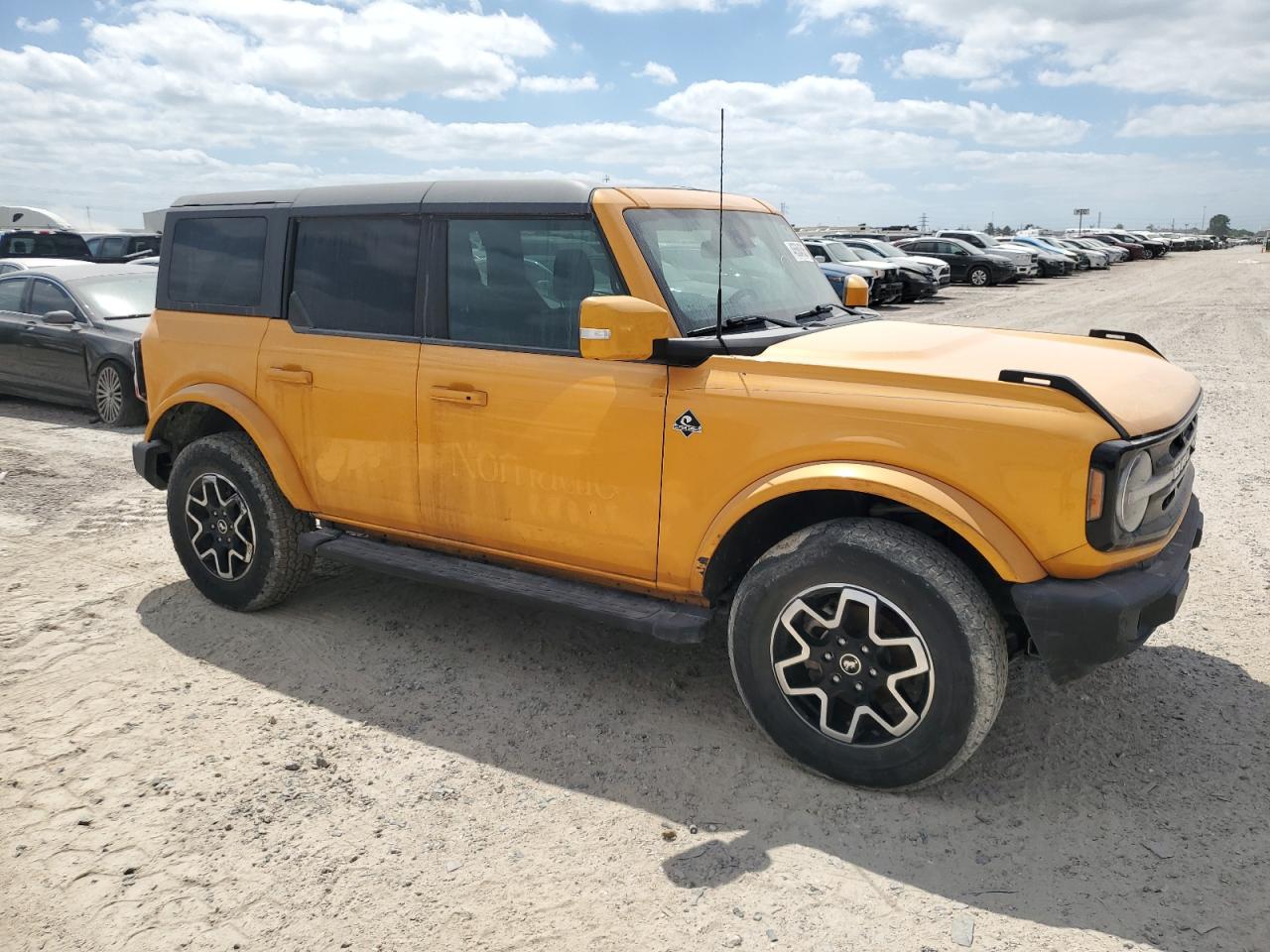 2022 Ford Bronco - Image 4