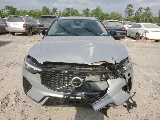  VOLVO XC60 PLUS 2023 Srebrny