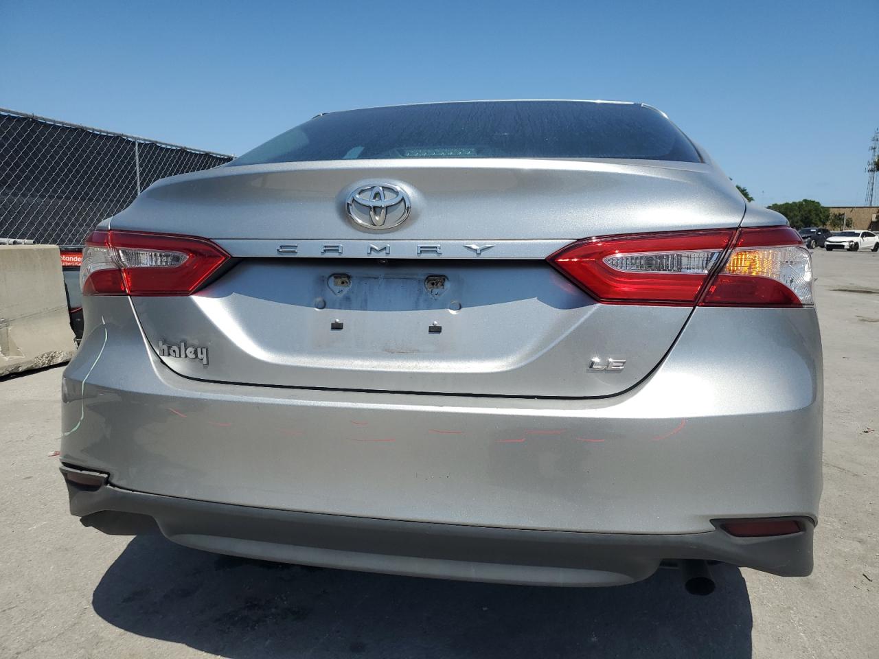 2018 Toyota Camry L VIN: 4T1B11HK7JU052426 Lot: 55094965