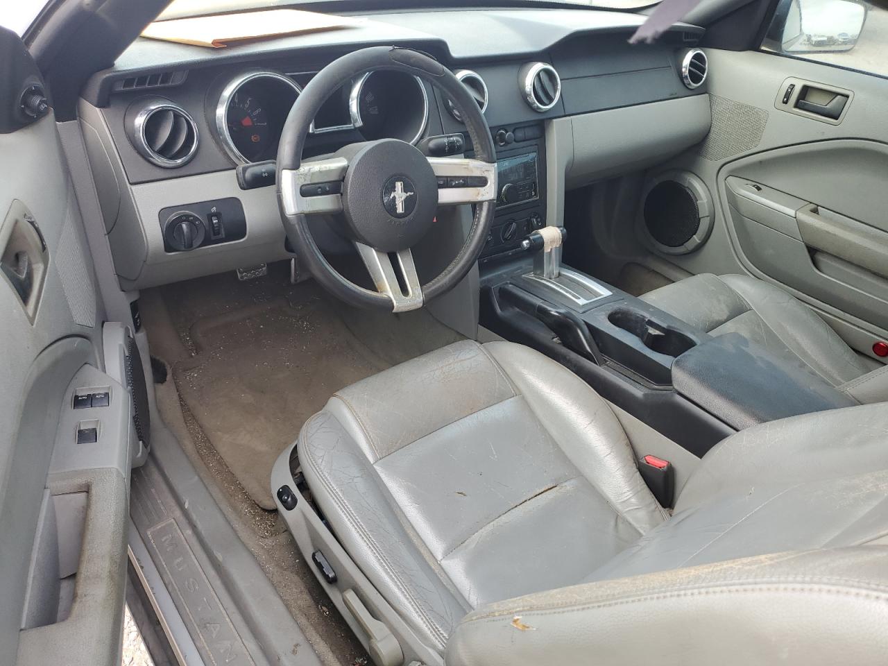 2006 Ford Mustang VIN: 1ZVFT84N965206335 Lot: 53689805
