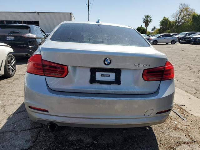  BMW 3 SERIES 2018 Srebrny