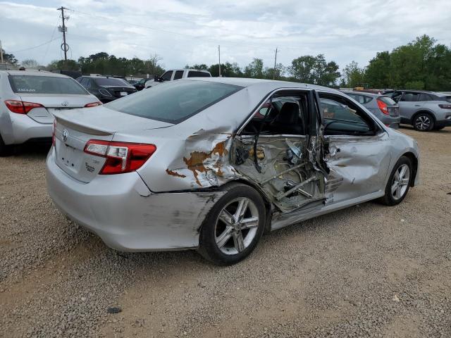  TOYOTA CAMRY 2014 Srebrny
